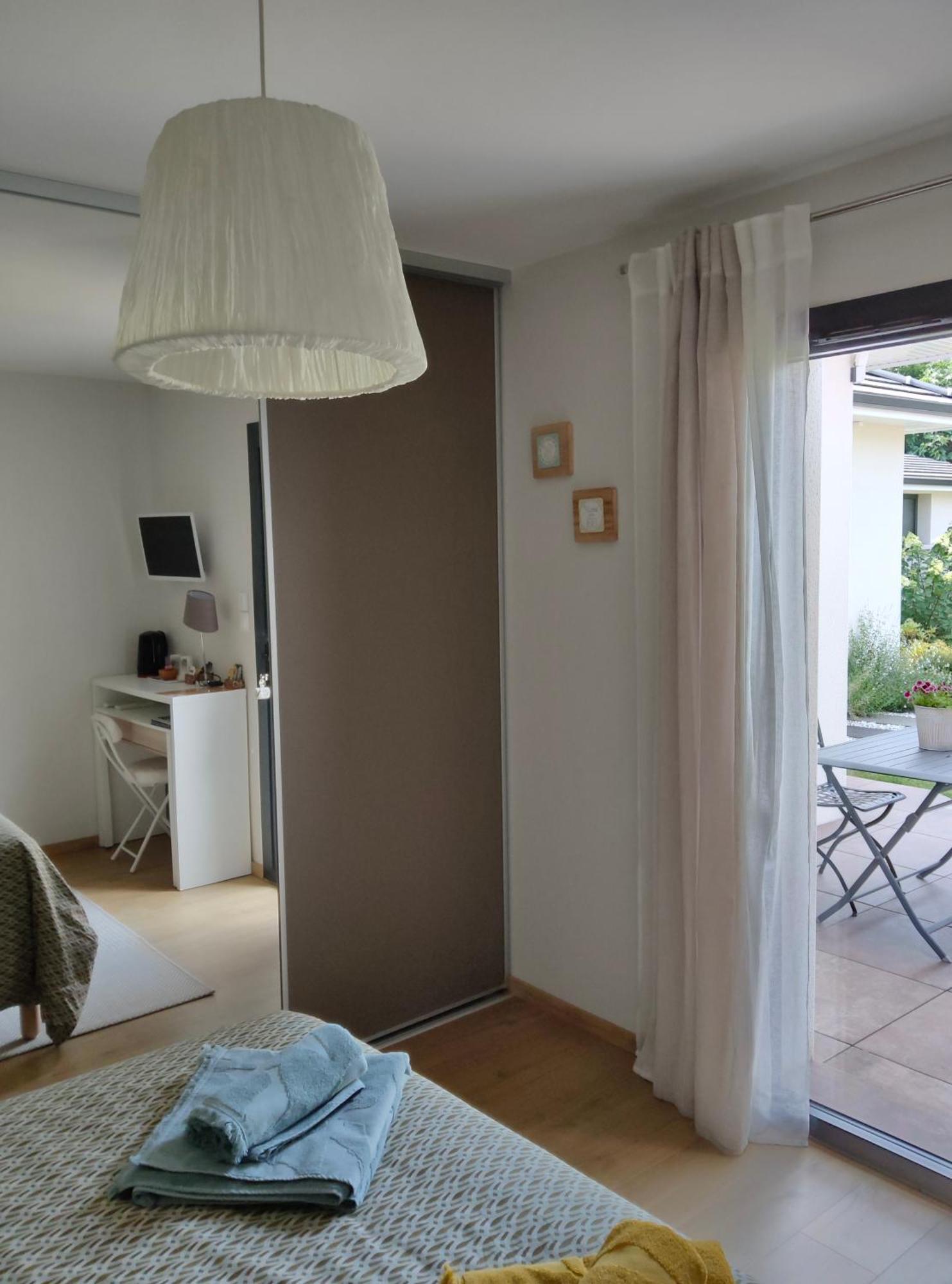 Du Cote De Chez Paule, Chambre Avec Entree Independante Et Salle D'Eau Privative Séméac Exterior foto